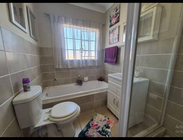 2 BEDROOM TOWNHOUSE FOR SALE IN GOLF PARK